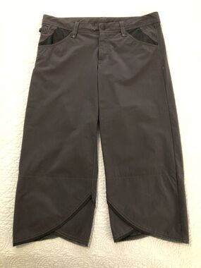 Athleta trekking capri pant. Size 6.